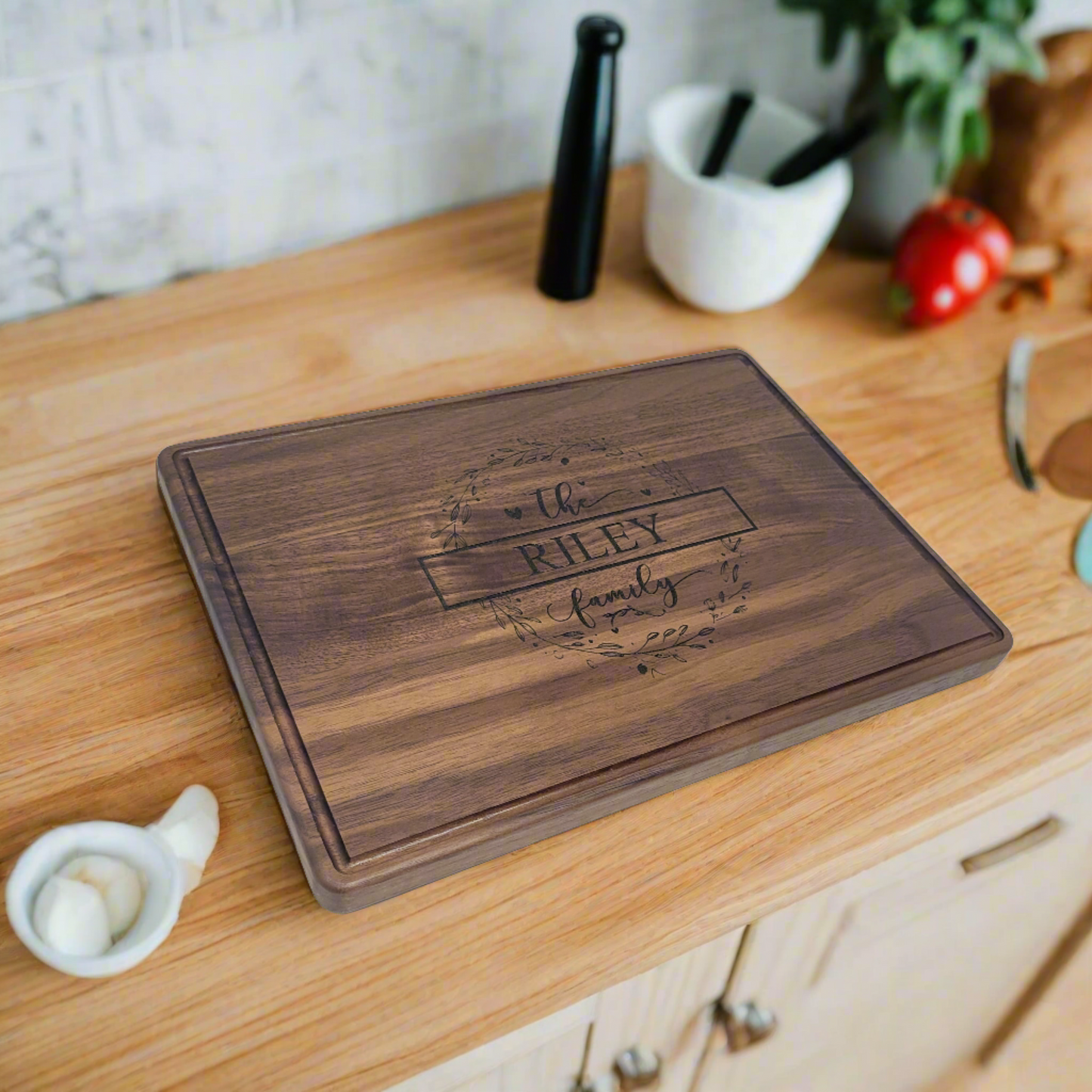 Personalized Walnut Cutting Board, Cutting Board Wedding Gift, Couple Christmas Gift, Bridal Shower Gift, Housewarming Gift, Anniversary